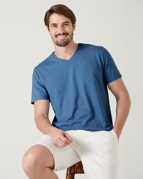 Camiseta Básica Masculina Decote V Em Malha Fio A Fio