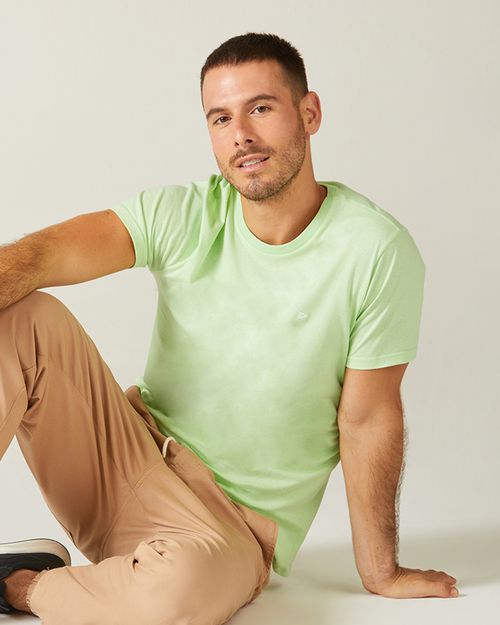 Camiseta Básica Masculina Slim Em Malha Botonê