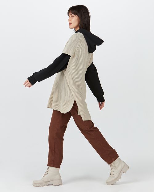Calça Feminina Alfaiataria Bolso Lateral Em Sarja Soft