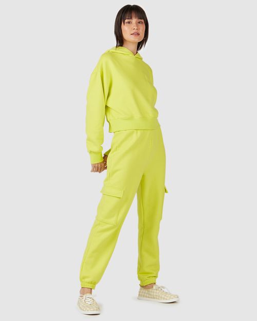 Calça Básica Feminina Jogger Bolso Cargo Em Moletom Flanelado