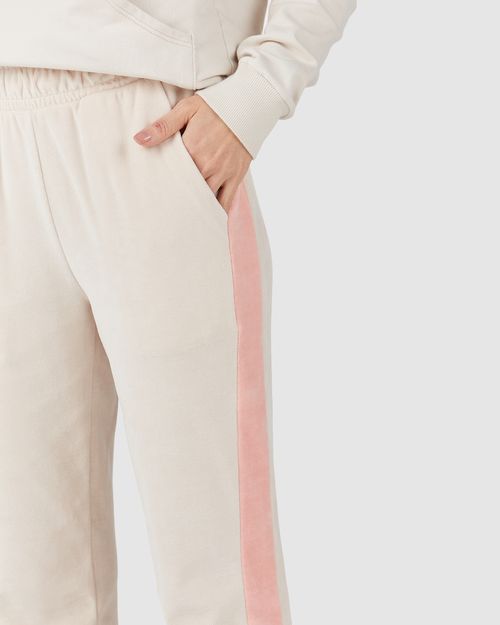 Calça Básica Feminina Recorte Lateral Em Plush Navalhado