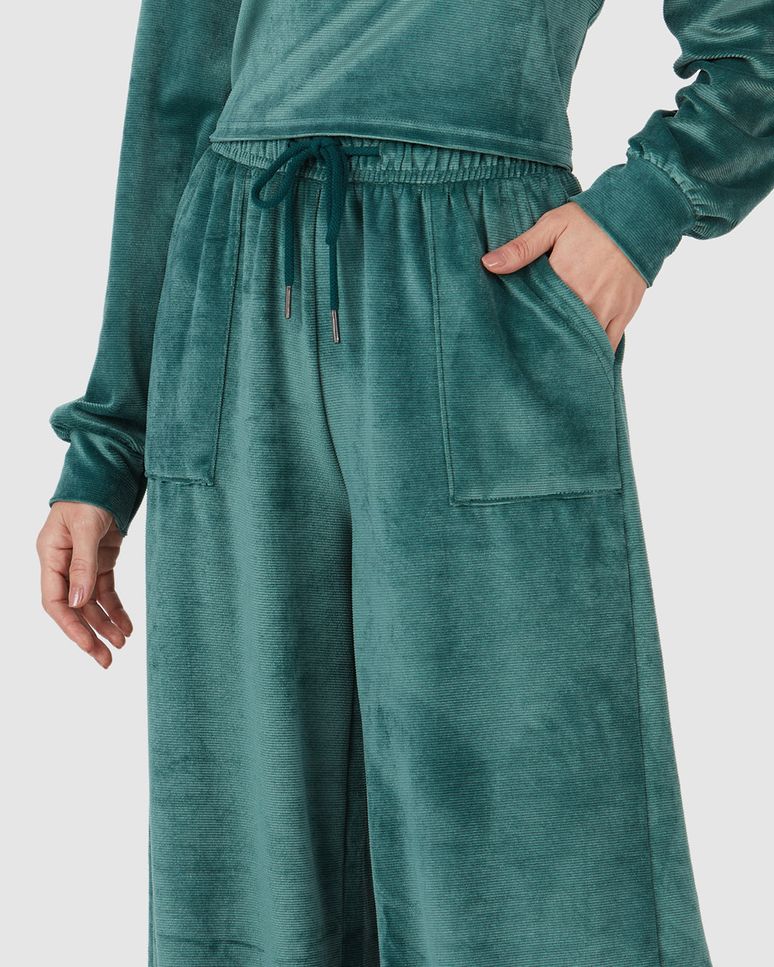 Calça Básica Feminina Wide Leg Em Veludo Canelado