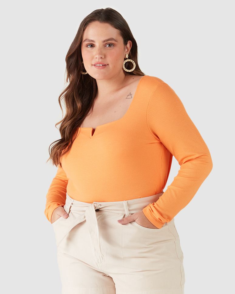 Blusa Justa Feminina Plus Size Em Malha De Viscose Canelada