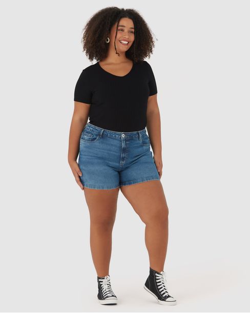 Bermuda Feminina Plus Size Boyfriend Cintura Média Em Jeans Com Elastano