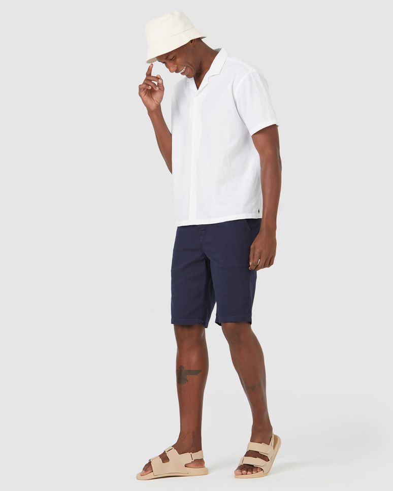 Bermuda Chino Masculina Em Sarja Com Elastano