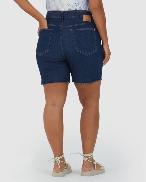 Bermuda Feminina Plus Size Comfort Barra Desfiada Em Jeans Com Elastano