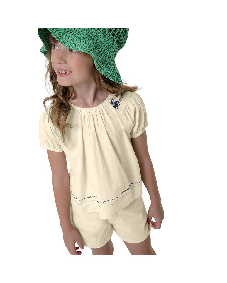 Blusa Menina Bordado Ombro Em Cambraia Leve Carinhoso