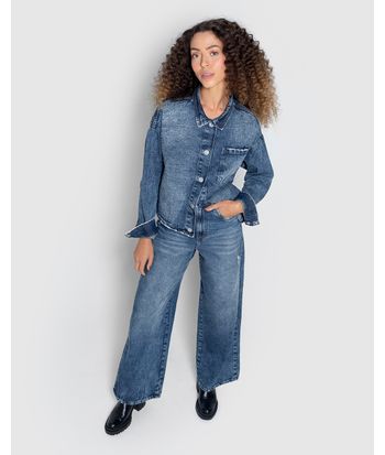 Shirt Jacket Feminina Bolso Frontal Em Jeans 100% Algodão - ENFIM