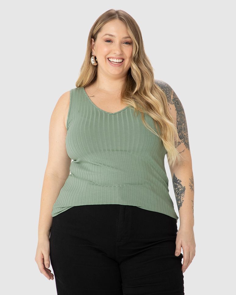Regata Básica Feminina Plus Size Decote V Em Canelado De Viscose