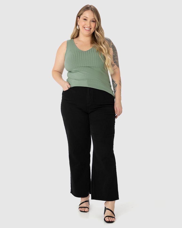 Regata Básica Feminina Plus Size Decote V Em Canelado De Viscose