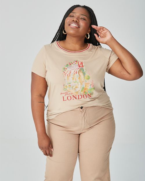 Camiseta Feminina Plus Size Gola Retilínea Estampada Em Viscose Stretch