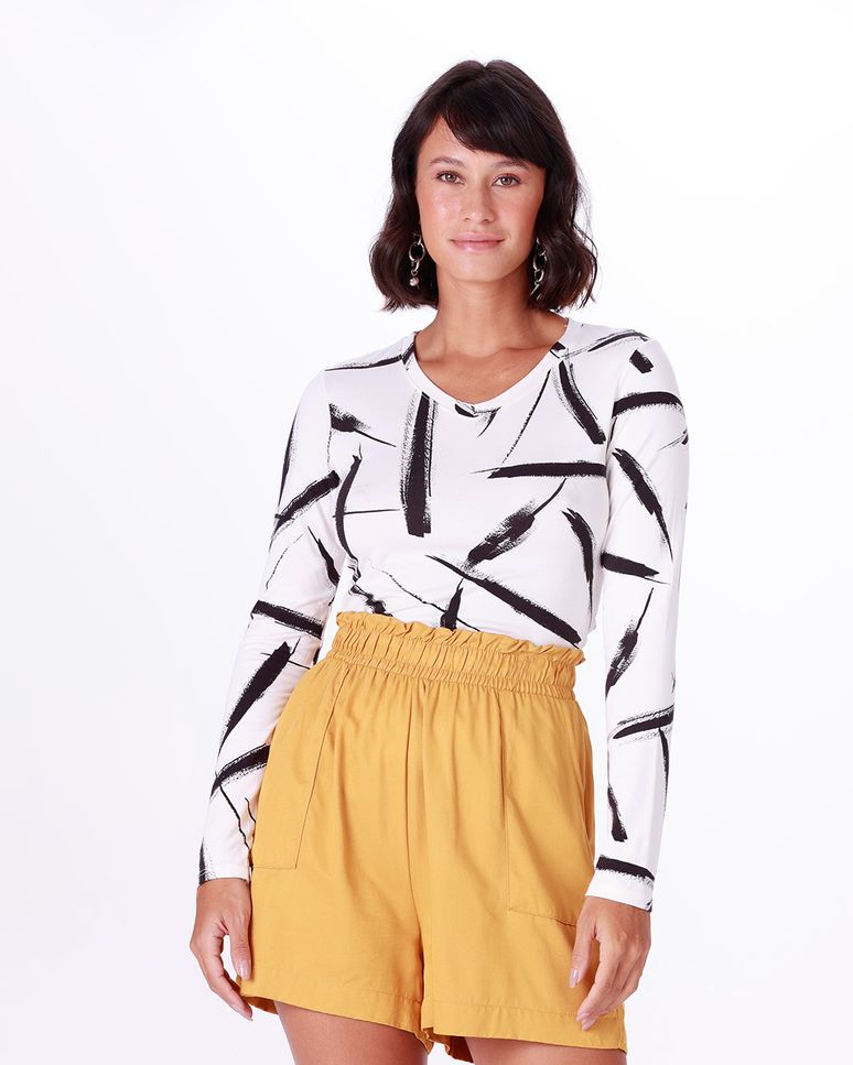 Shorts Feminino Clochard Em Viscose Sarjada