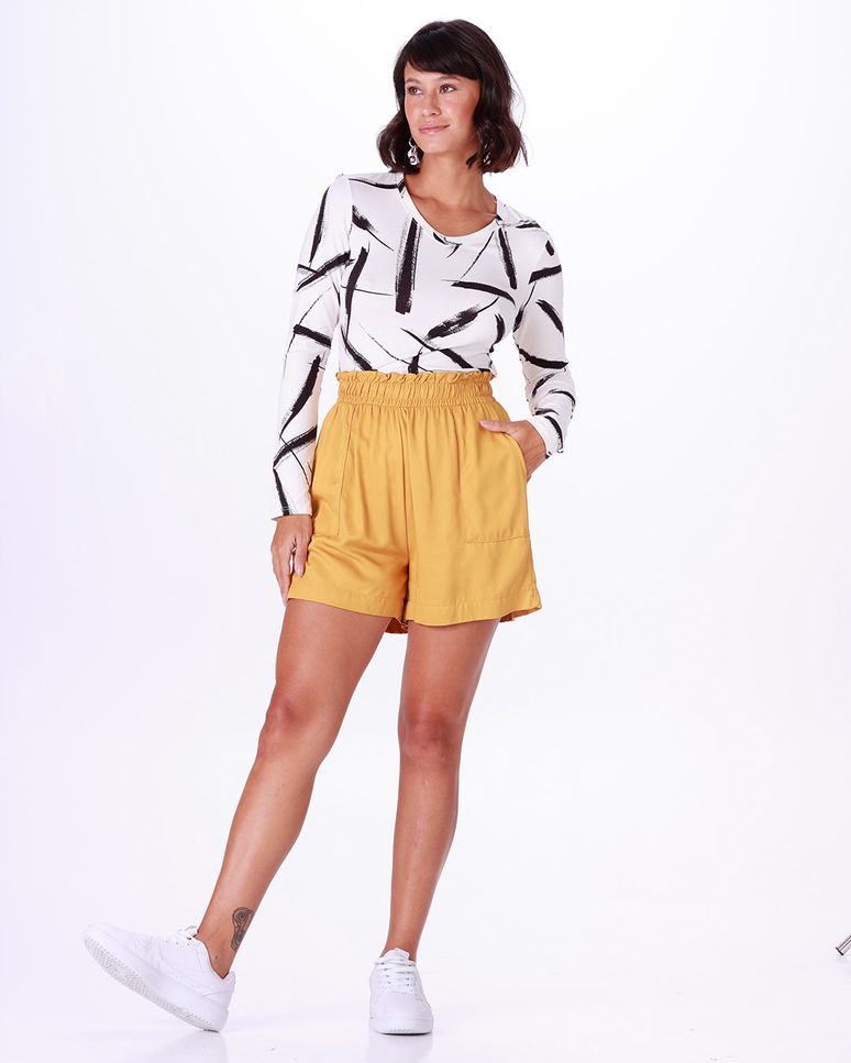 Shorts Feminino Clochard Em Viscose Sarjada