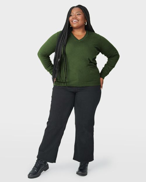 Suéter Básico Feminino Plus Size Gola V Em Tricô