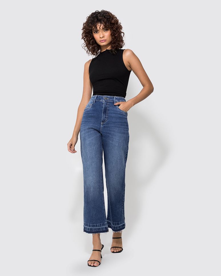 Calça Feminina Reta Cropped Barra Desfiada Em Jeans Com Elastano - ENFIM