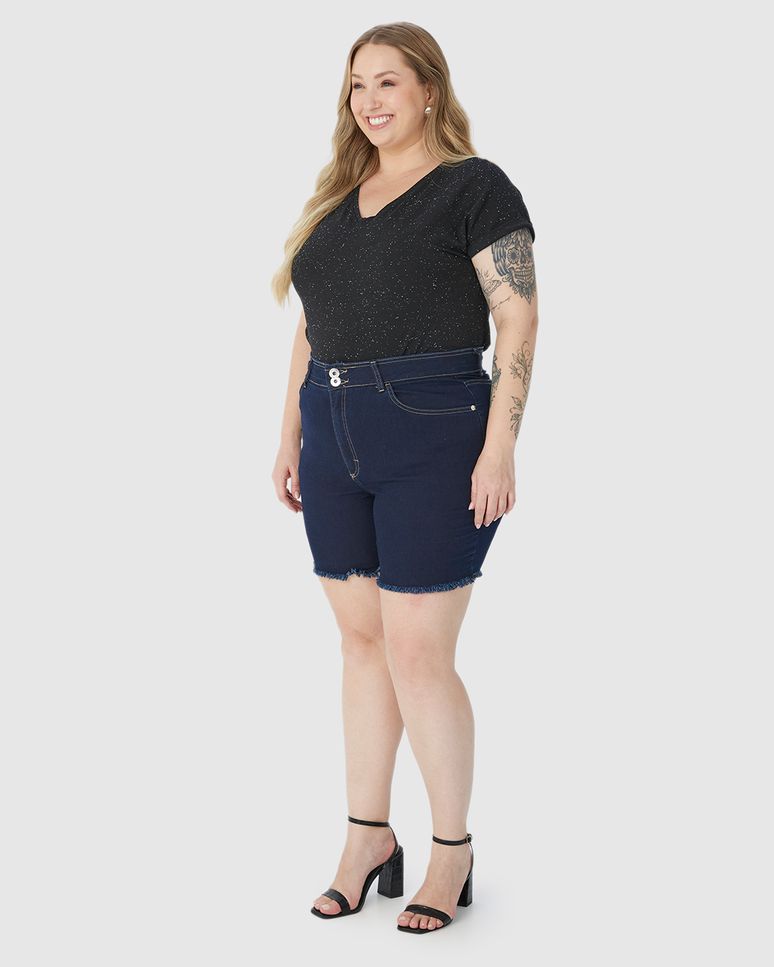 Bermuda Feminina Plus Size Comfort Barra Desfiada Em Jeans Com Elastano