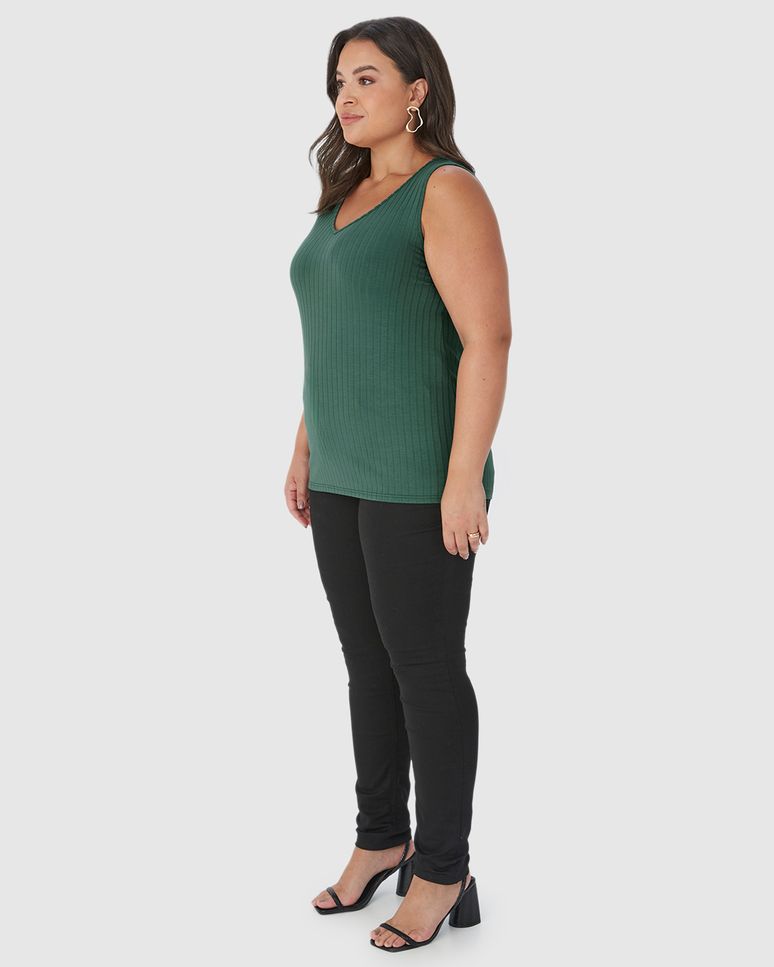 Regata Básica Feminina Plus Size Decote V Em Canelado De Viscose