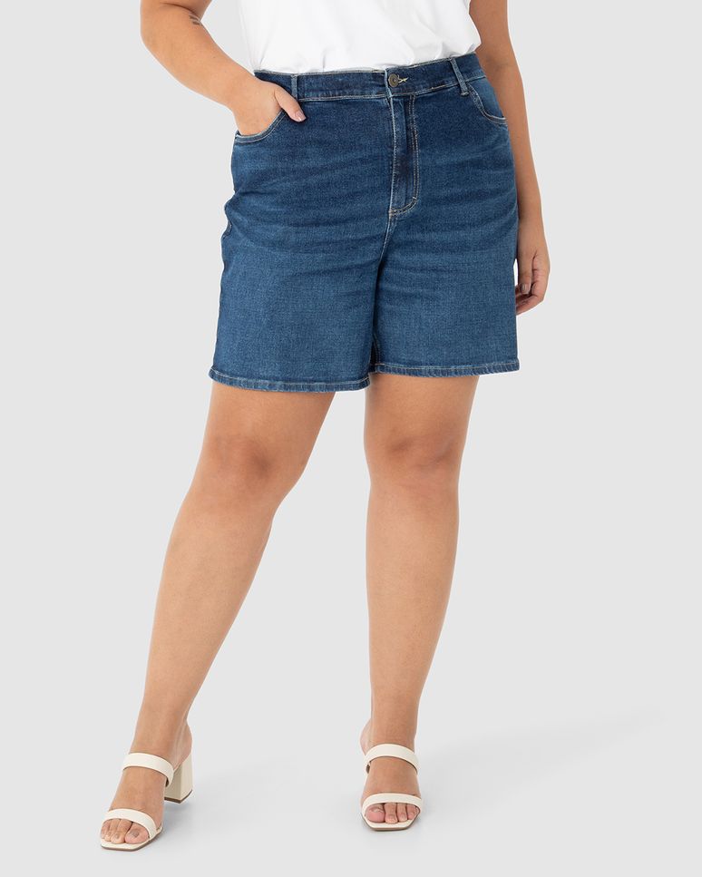 Bermuda Feminina Plus Size Boyfriend Em Jeans Com Elastano