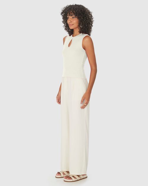 Regata Feminina Decote Detalhe Gota Em Malha Viscose Canelada