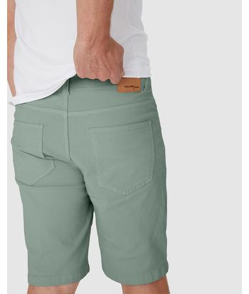 Bermuda Masculina Cintura Média Em Sarja Com Elastano