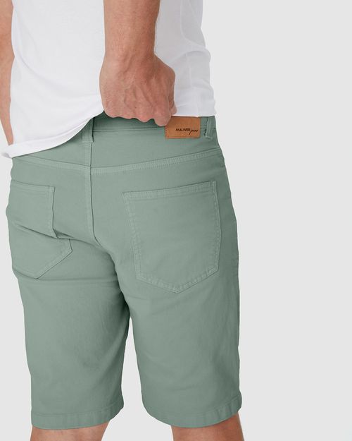 Bermuda Masculina Cintura Média Em Sarja Com Elastano