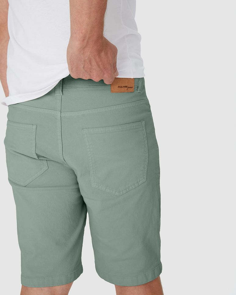 Bermuda Masculina Cintura Média Em Sarja Com Elastano