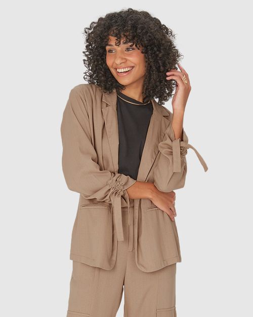 Blazer Feminino Com Manga Ajustável Em Viscolinho