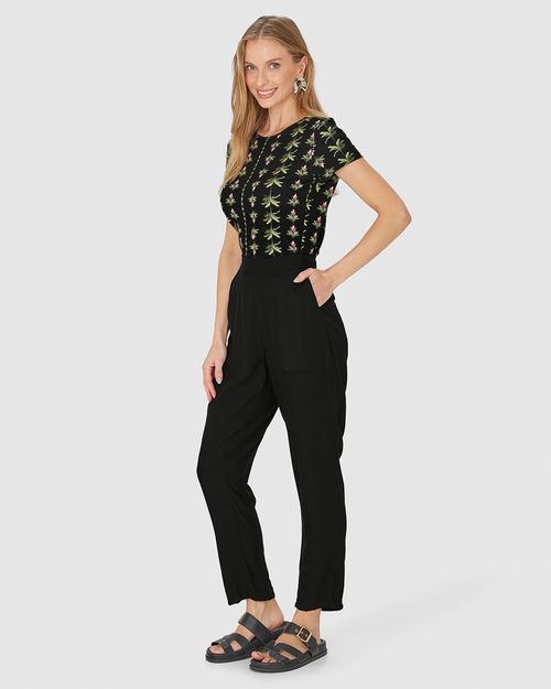 Calça Reta Feminina Bolso Frontal Em Viscose Sarjada