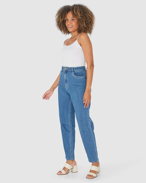 Calça Feminina Mom Cintura Alta Em Jeans Com Elastano