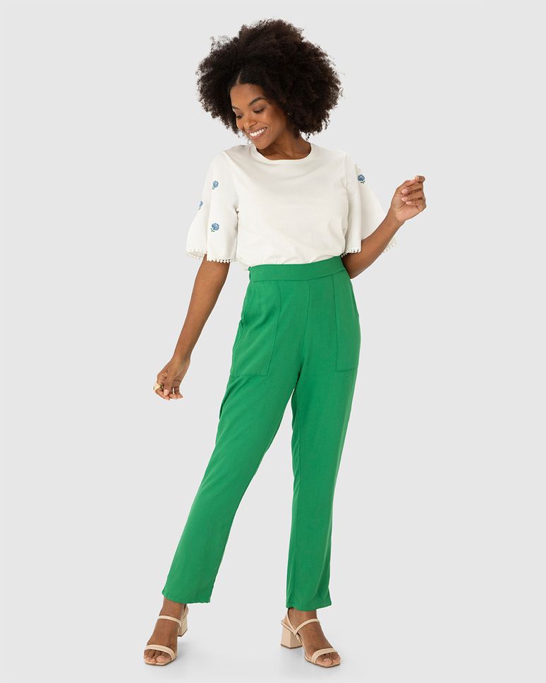 Calça Reta Feminina Bolso Frontal Em Viscose Sarjada