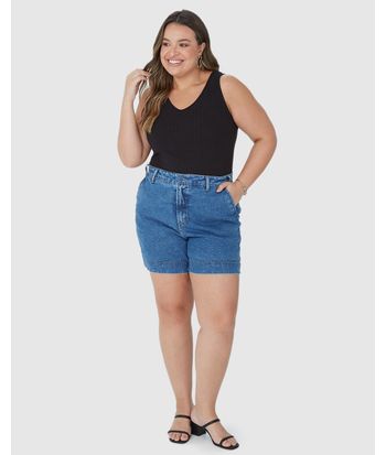Bermuda Feminina Plus Size Mom Bolso Lateral Em Jeans Com Elastano
