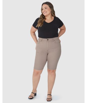 Bermuda Feminina Plus Size Ciclista Em Flex Jeans