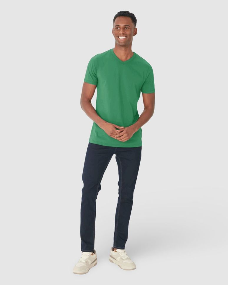 Camiseta Básica Masculina Gola V Em Algodão