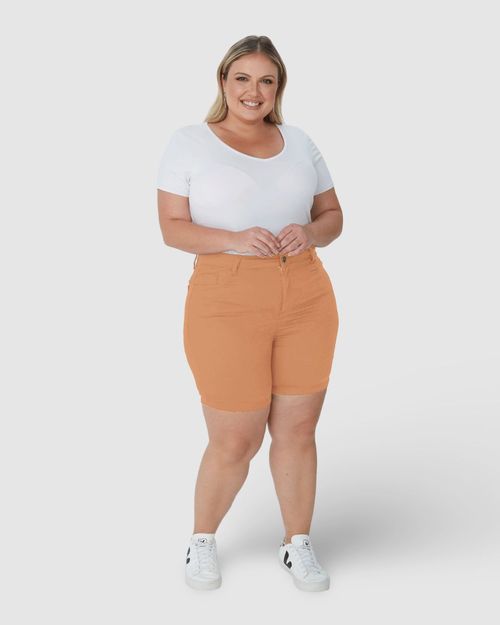 Bermuda Feminina Plus Size Comfort Cintura Média Em Sarja Com Elastano
