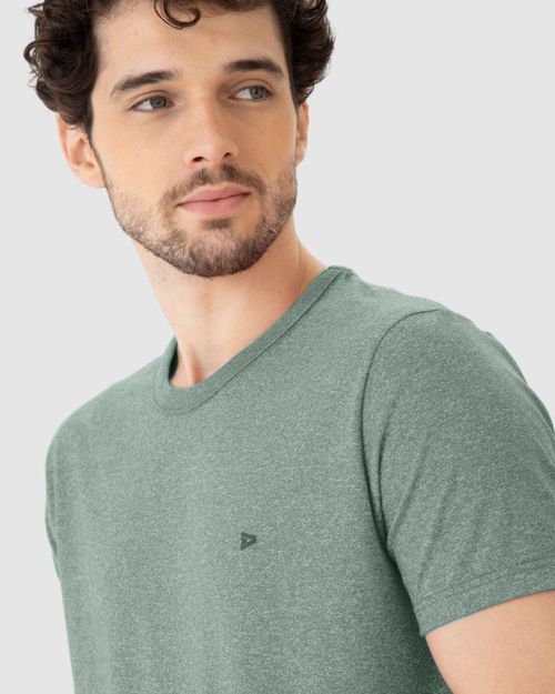 Camiseta Básica Masculina Bordada Em Malha Rajada