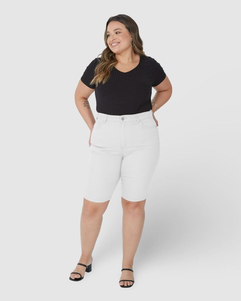 Bermuda Feminina Plus Size Ciclista Em Flex Jeans