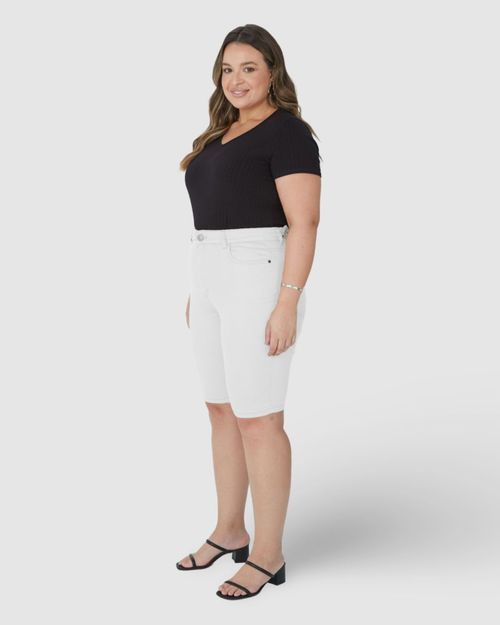 Bermuda Feminina Plus Size Ciclista Em Flex Jeans