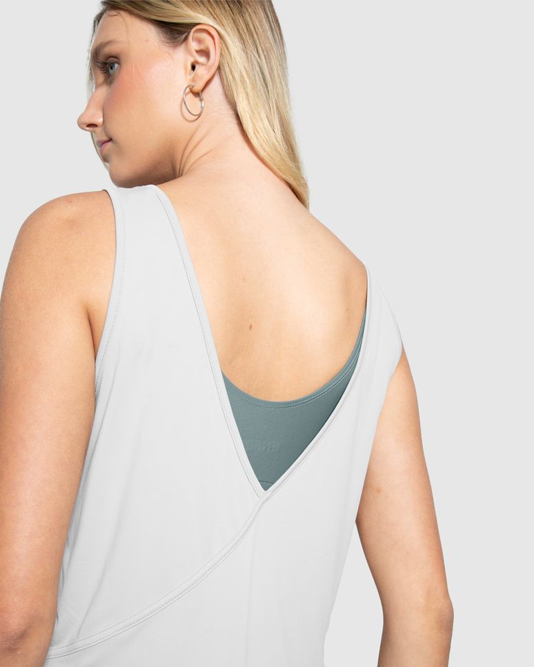 Regata Feminina Decote Profundo Costas Em Malha Dry E Proteção UV50+ - ENFIM