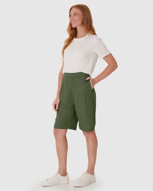 Bermuda Alfaiataria Feminina Com Bolso Em Viscolinho