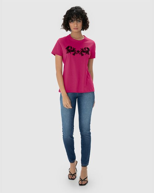 T-Shirt Feminina Slim Estampa Aveludada Em Algodão - ENFIM