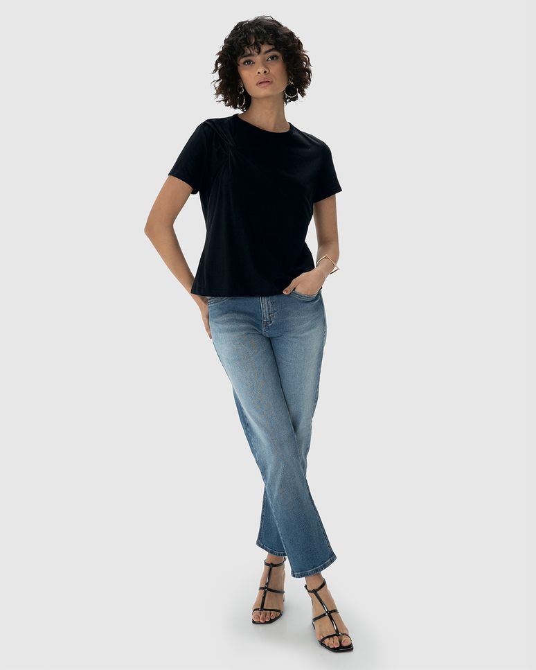 T-Shirt Feminina Slim Detalhe Torção Frontal Em Algodão - ENFIM
