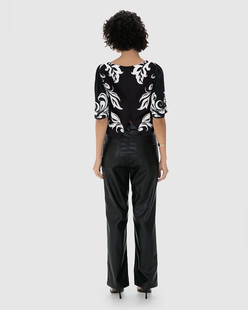 Blusa Ampla Feminina Estampada Decote Canoa Em Viscose - ENFIM