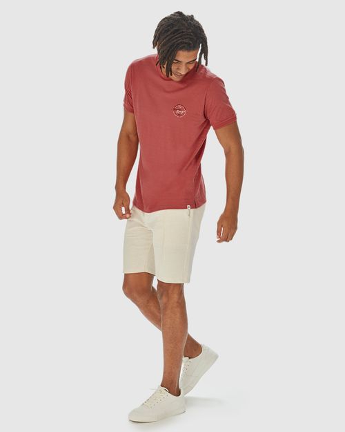 Camiseta Masculina Estampa Peitoral E Abertura Lateral Em Malha Listrada