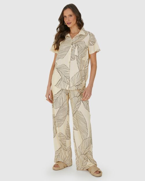 Camisa Feminina Folhagem Com Bolso Funcional Em Viscolinho