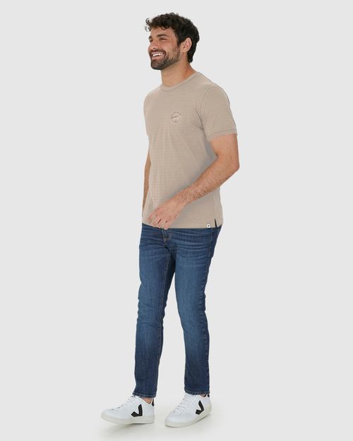 Camiseta Masculina Estampa Peitoral E Abertura Lateral Em Malha Listrada