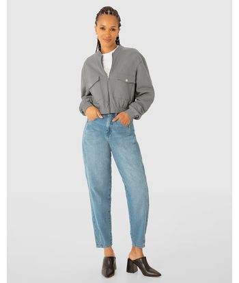 Jaqueta Bomber Feminina Bolso Com Lapela Em Moletom Flanelado - ENFIM