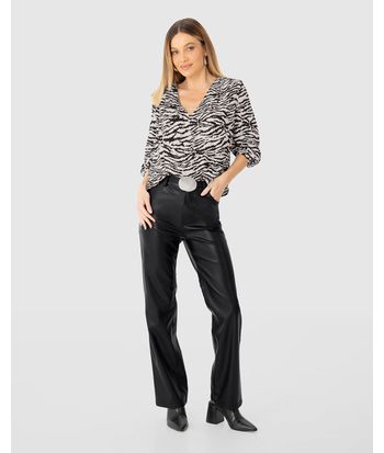 Blusa Ampla Feminina Animal Print Decote V Manga 7/8 Em Viscose - ENFIM