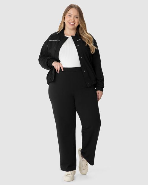 Calça Reta Feminina Plus Size Bolso Funcional Em Moletom Stretch