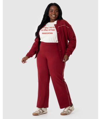 Calça Reta Feminina Plus Size Bolso Funcional Em Moletom Stretch