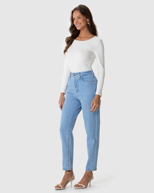 Calça Feminina Mom Bolso Funcional Em Jeans Com Elastano
